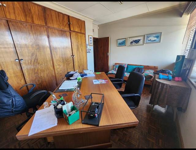 4 BEDROOM HOUSE FOR SALE IN RHODESFIELD